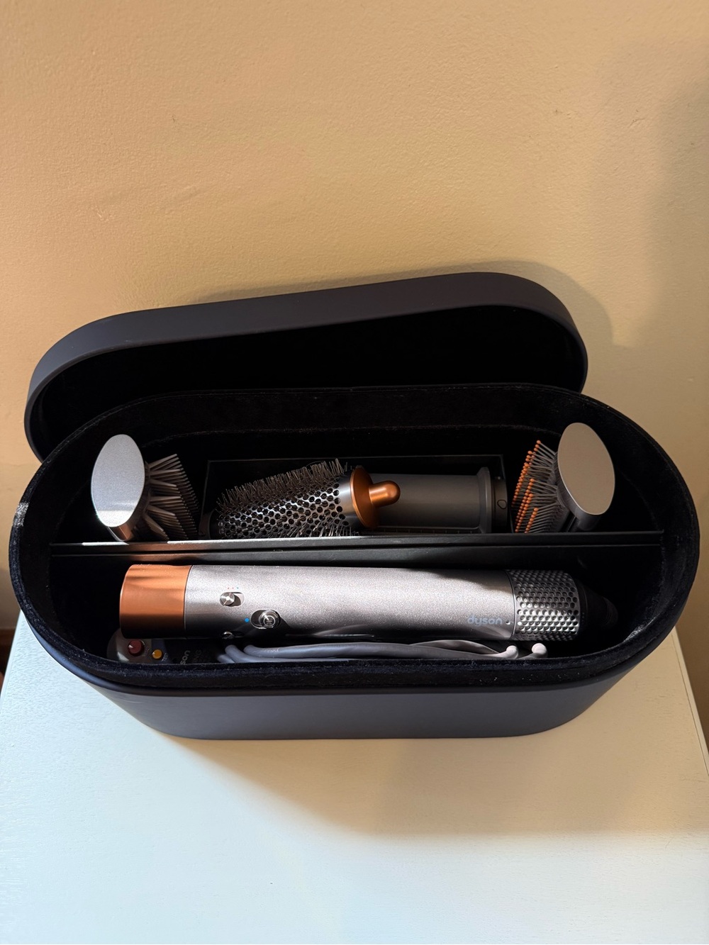 Dyson Airwrap Multi Styler Complete - Picture 2 of 2